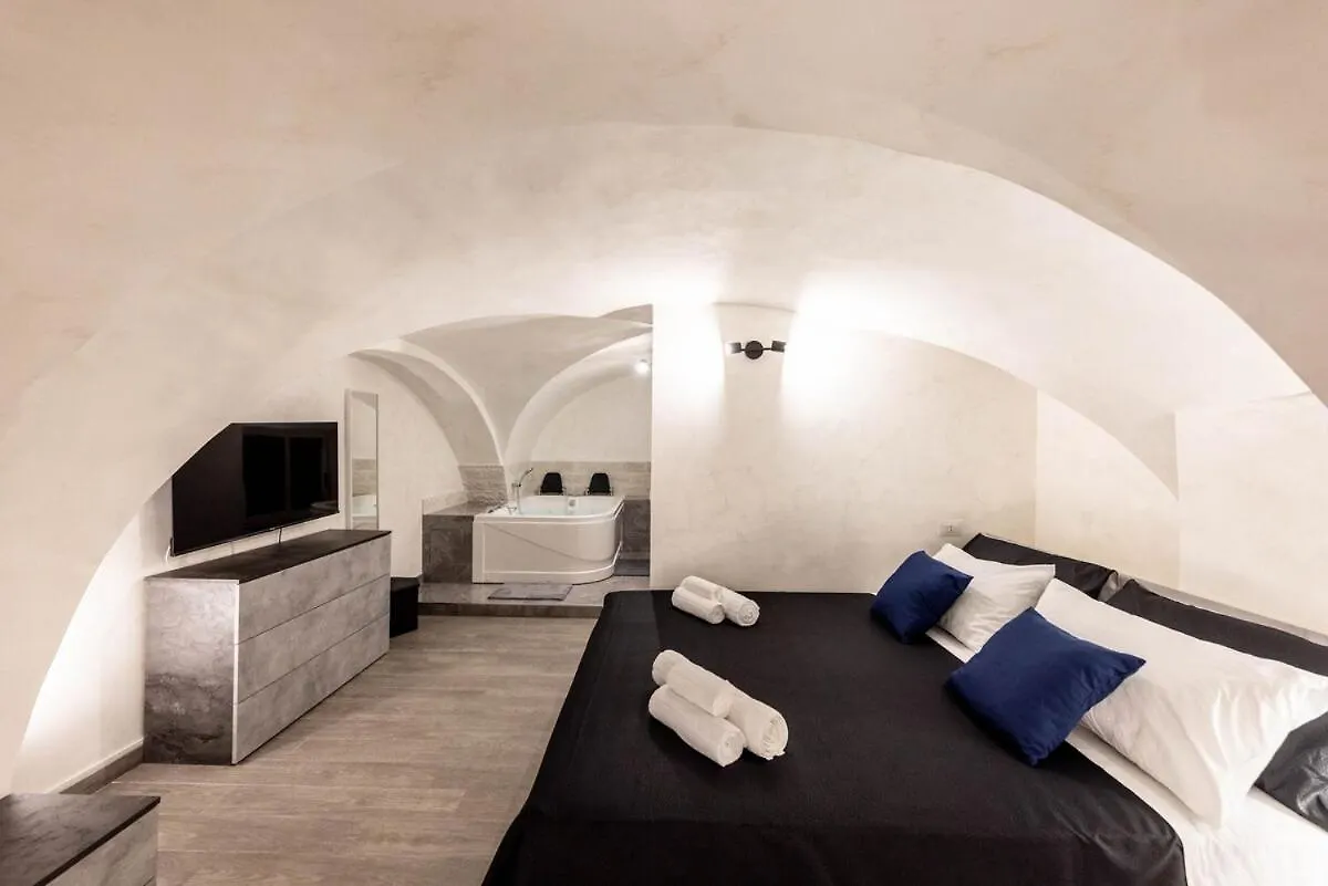 Apartment For 6 With Jacuzzi In The Center Of Catania