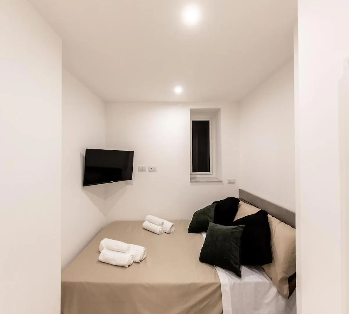 Apartment For 6 With Jacuzzi In The Center Of Catania